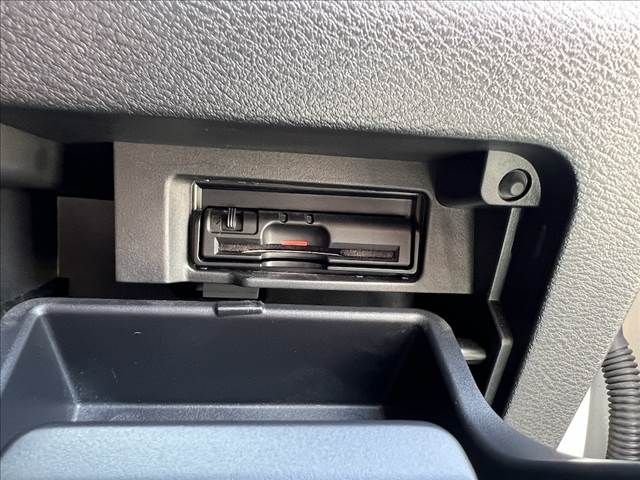 NISSAN SERENA  S-HYBRID 2018 Image 31