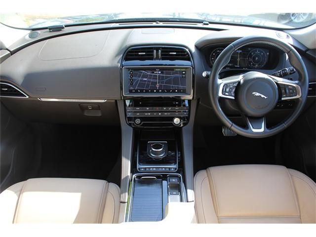 JAGUAR F-PACE 2018 Image 31