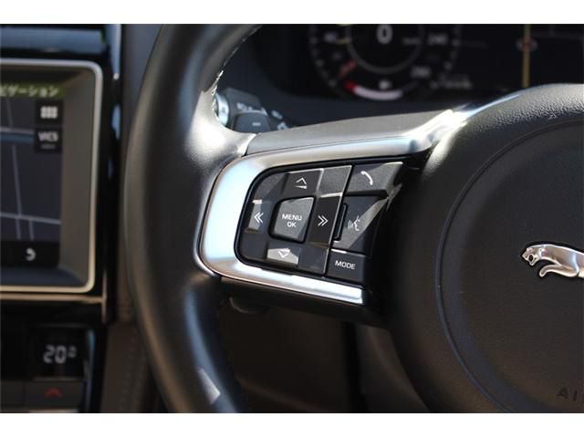 JAGUAR F-PACE 2018 Image 31