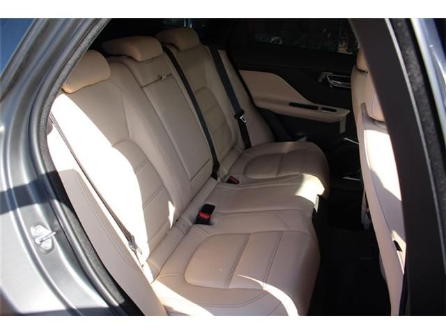 JAGUAR F-PACE 2018 Image 31