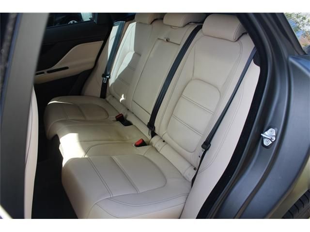 JAGUAR F-PACE 2018 Image 31