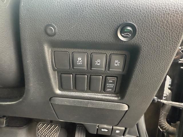 NISSAN ELGRAND 2017 Image 31