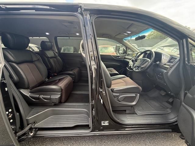 NISSAN ELGRAND 2017 Image 31