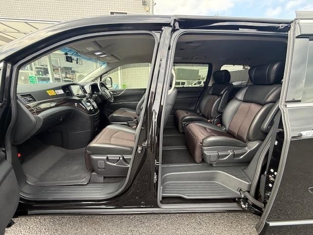 NISSAN ELGRAND 2017 Image 31