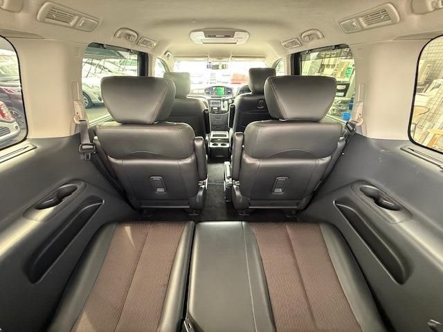 NISSAN ELGRAND 2017 Image 31