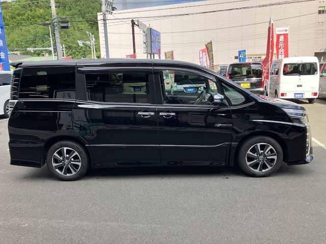 TOYOTA VOXY 2020 Image 31