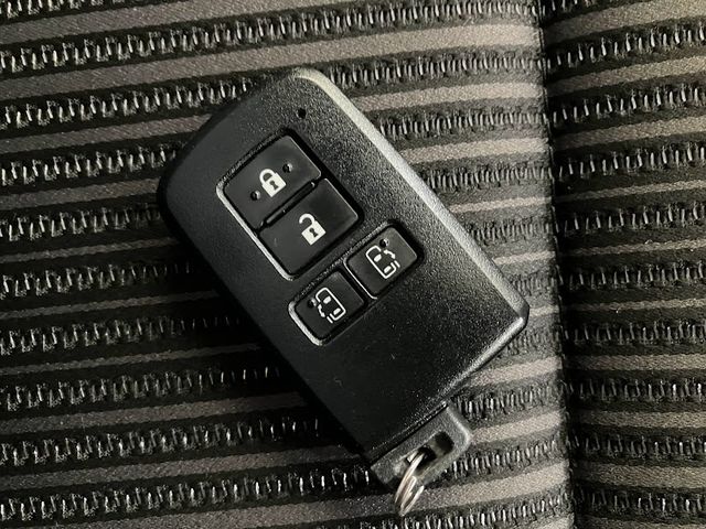 TOYOTA VOXY 2020 Image 31