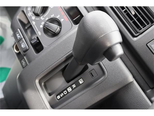 DAIHATSU HIJET CARGO 4WD 2024 Image 31