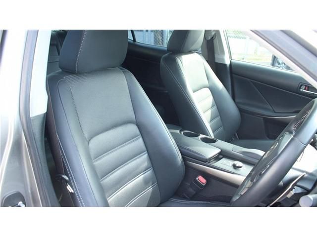 TOYOTA LEXUS IS300H 2014 Image 31