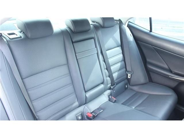 TOYOTA LEXUS IS300H 2014 Image 31