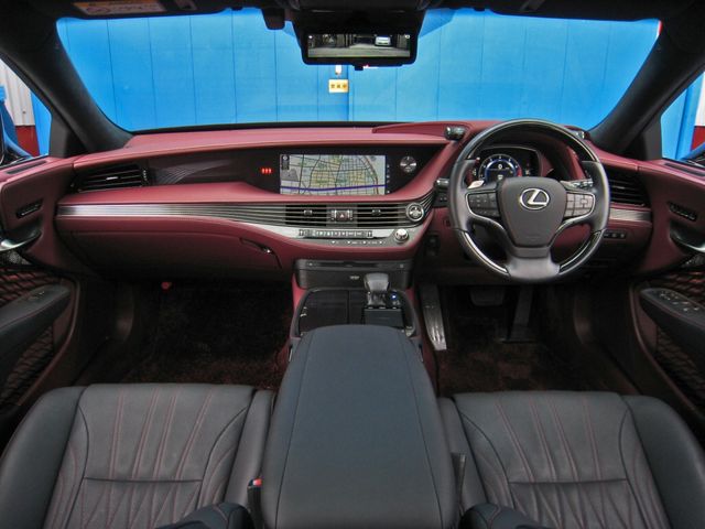 TOYOTA LEXUS LS500 2018 Image 31