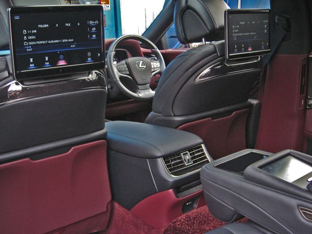 TOYOTA LEXUS LS500 2018 Image 31