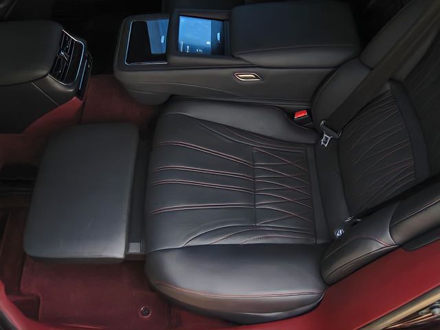 TOYOTA LEXUS LS500 2018 Image 31