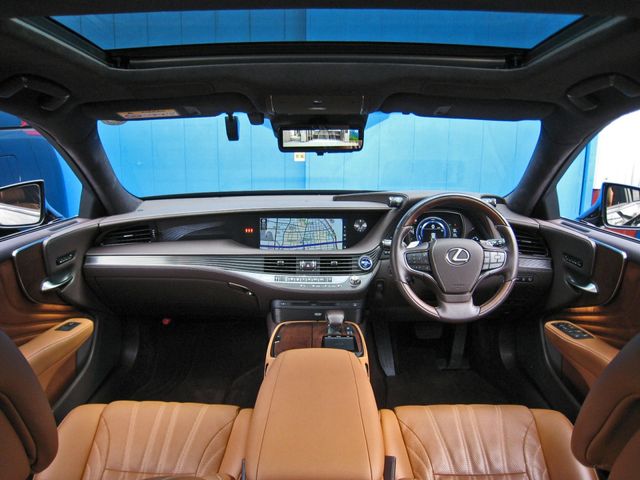 TOYOTA LEXUS LS500H 4WD 2017 Image 31