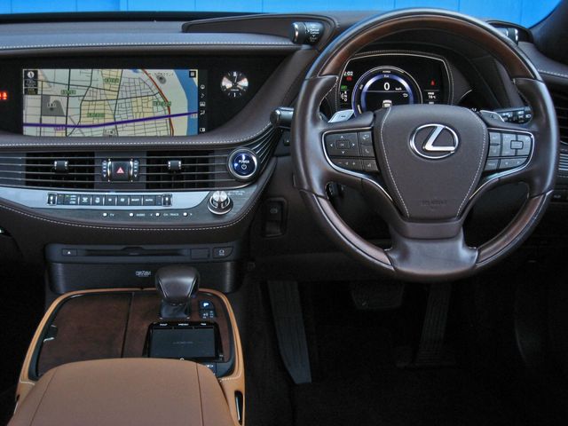 TOYOTA LEXUS LS500H 4WD 2017 Image 31