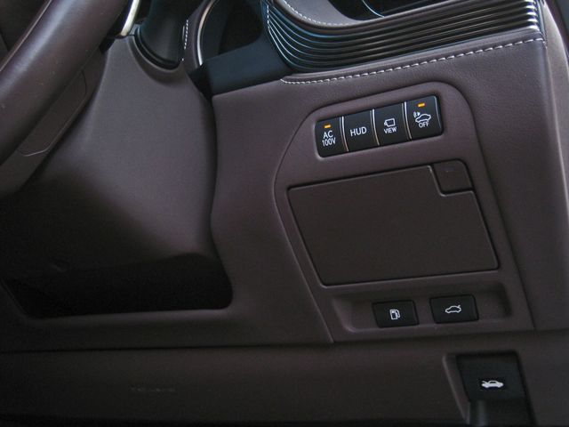 TOYOTA LEXUS LS500H 4WD 2017 Image 31