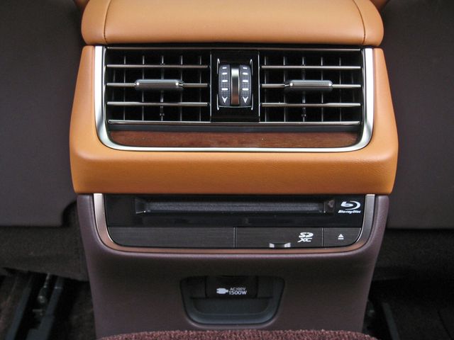 TOYOTA LEXUS LS500H 4WD 2017 Image 31