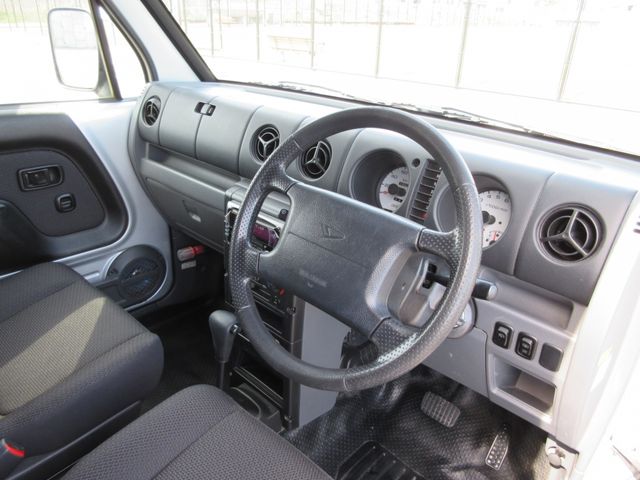 DAIHATSU NAKED 2001 Image 31