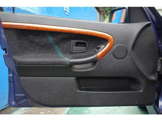 ALPINA B3 LIMOUSINE 1994 Image 31