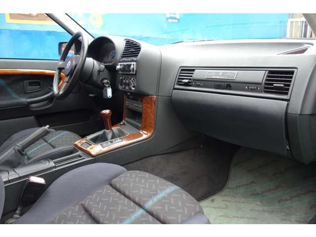 ALPINA B3 LIMOUSINE 1994 Image 31