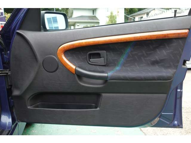 ALPINA B3 LIMOUSINE 1994 Image 31