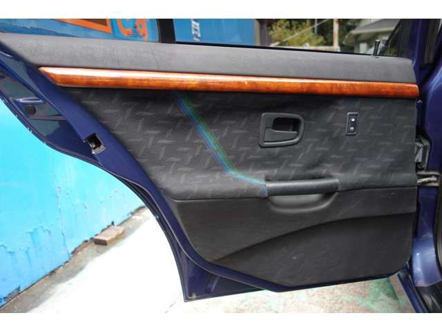 ALPINA B3 LIMOUSINE 1994 Image 31