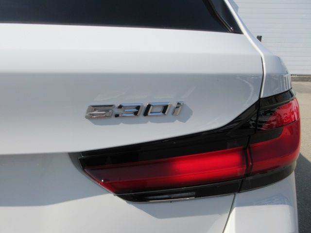 BMW 5SERIES TOURING 2022 Image 31