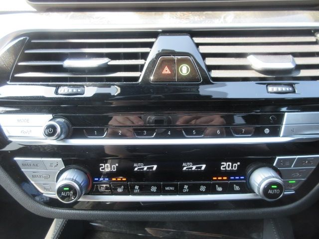 BMW 5SERIES TOURING 2022 Image 31