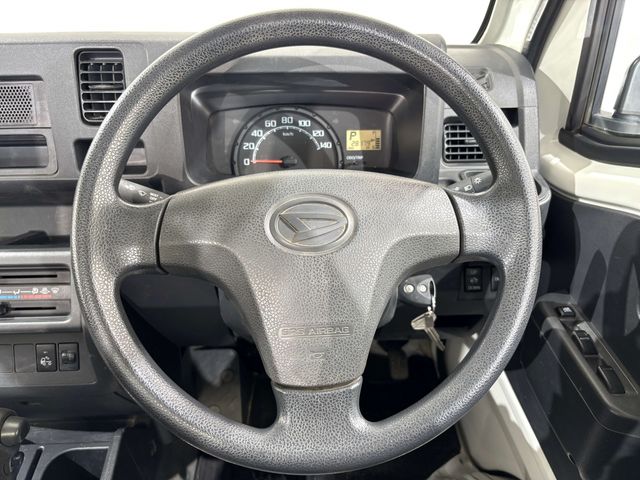 DAIHATSU HIJET TRUCK 4WD 2017 Image 31