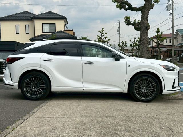 TOYOTA LEXUS RX500H 2023 Image 31