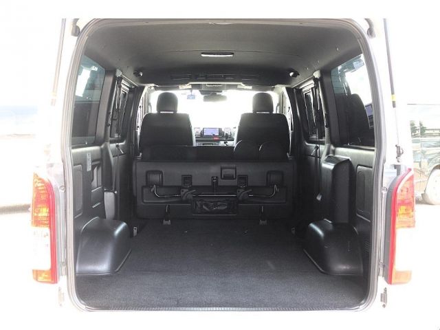 TOYOTA HIACE VAN 2WD 2020 Image 31