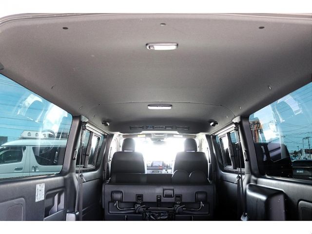 TOYOTA HIACE VAN 2WD 2020 Image 31