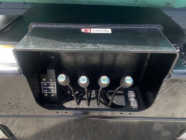 ISUZU ELF 2006 Image 31