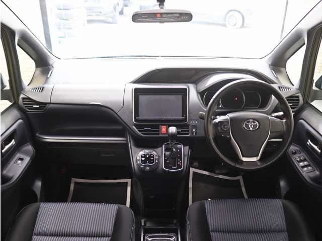 TOYOTA VOXY 2014 Image 31