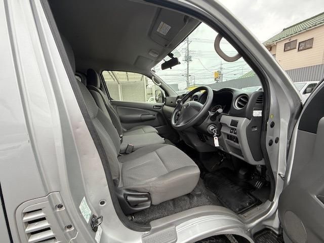 NISSAN NV350 CARAVAN 2020 Image 31