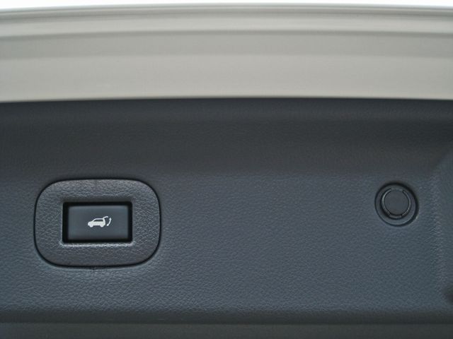 NISSAN ELGRAND  4WD 2017 Image 31