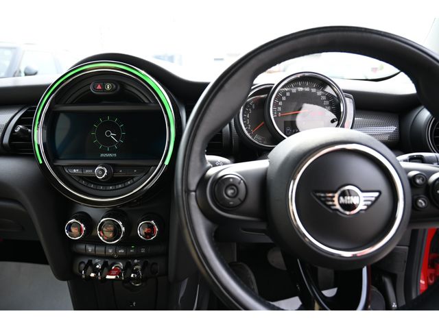 BMW MINI COOPER 2018 Image 31