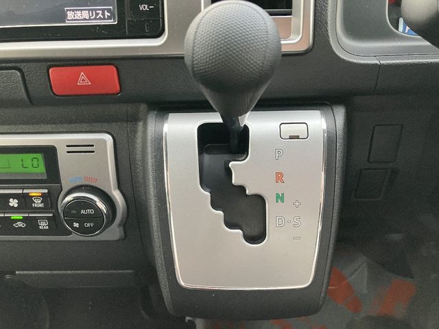 TOYOTA REGIUSACE VAN 4WD 2015 Image 31