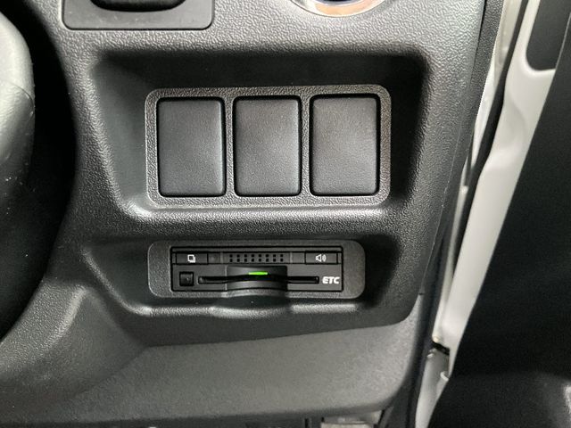 TOYOTA REGIUSACE VAN 4WD 2015 Image 31