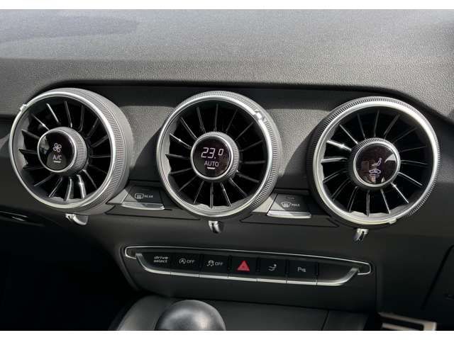 AUDI TT COUPE 2018 Image 31