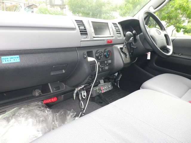 TOYOTA HIACE VAN 2WD 2006 Image 31