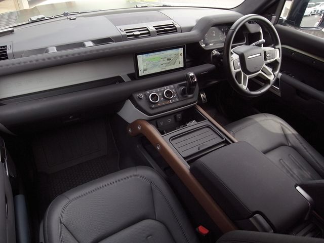 ROVER DEFENDER 2022 Image 31