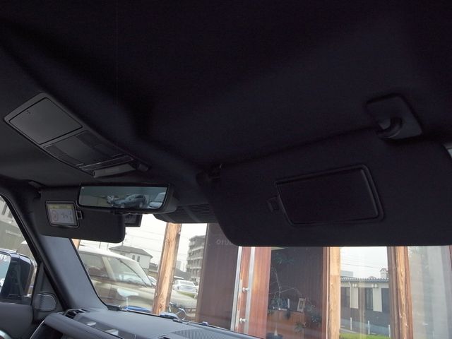 ROVER DEFENDER 2022 Image 31