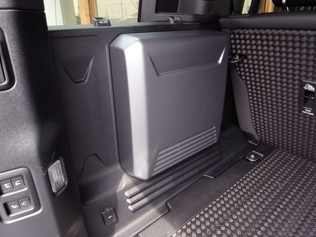 ROVER DEFENDER 2022 Image 31