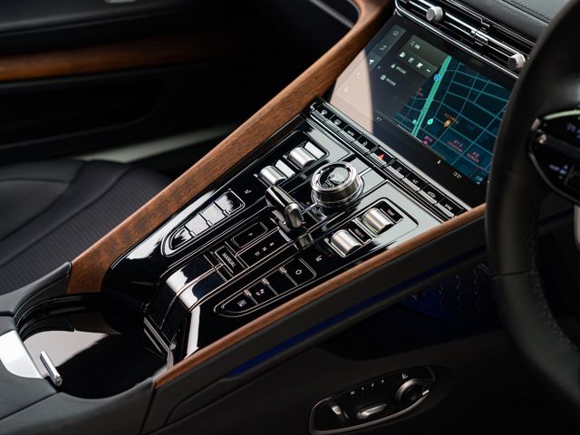 ASTON MARTIN ASTON MARTIN 2024 Image 31