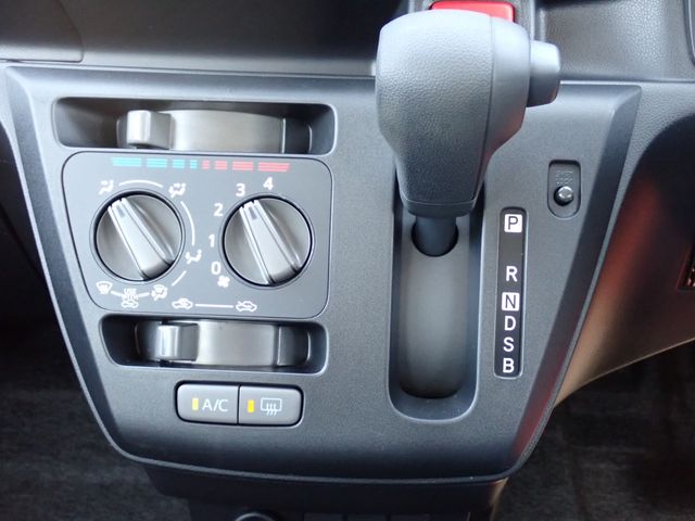 DAIHATSU MIRA E:S 2018 Image 31