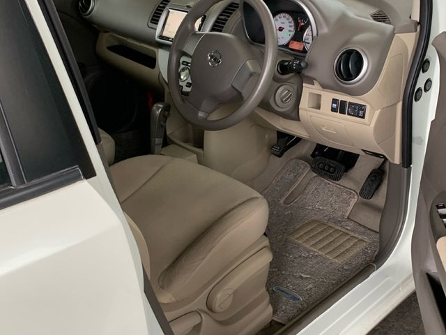 NISSAN NOTE 2012 Image 31