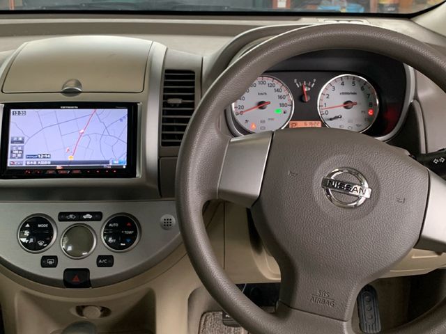 NISSAN NOTE 2012 Image 31