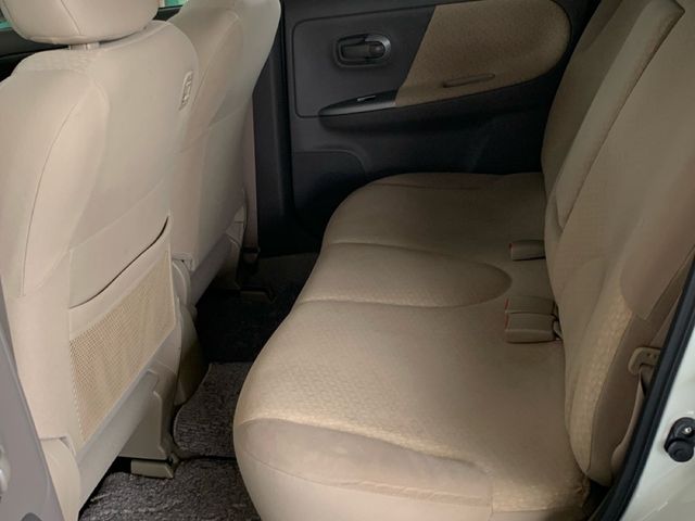 NISSAN NOTE 2012 Image 31