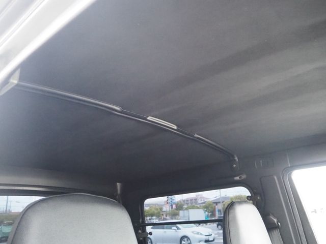 SUZUKI JIMNY VAN 4WD 1993 Image 31